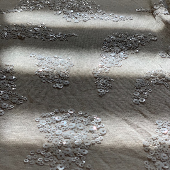 Express sleeveless elegant top - Picture 2 of 3